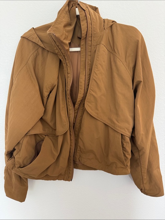 lululemon athletica Jackets & Blazers - Lululemon Women’s Lightweight Hooded Jacket - Tan